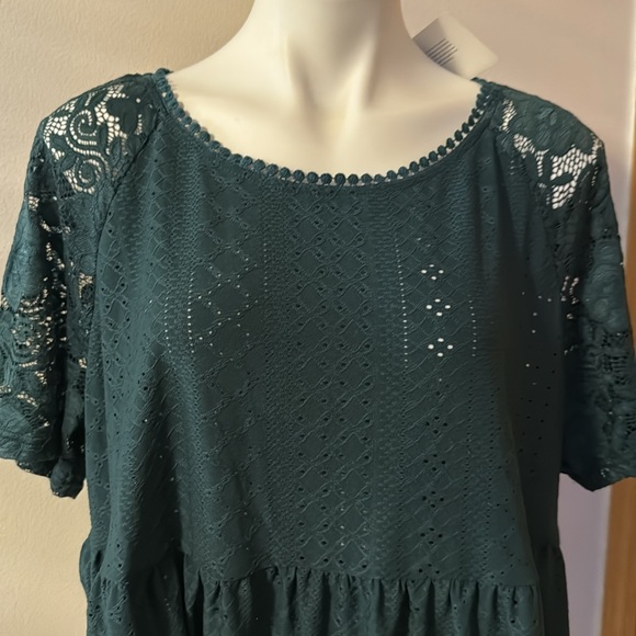 NWT BloomChic lace /crochet babydoll top - Picture 2 of 3